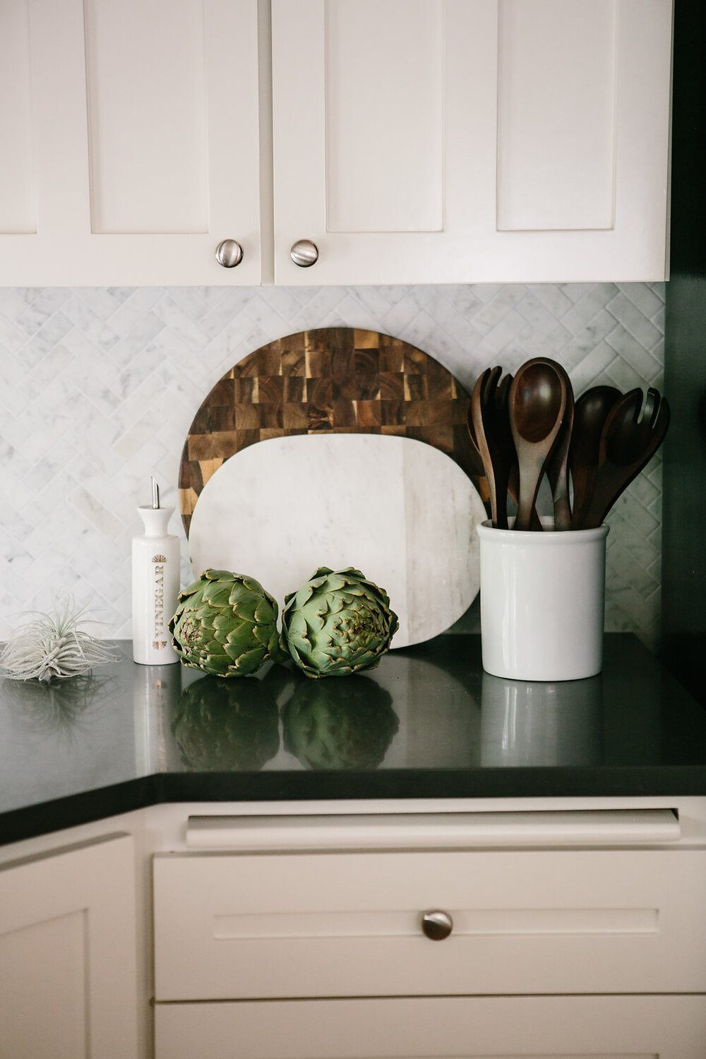 Where Do You Put Knobs on Kitchen Cabinets?