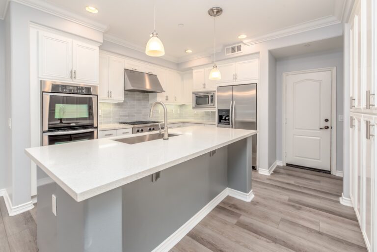 How To Paint Your Kitchen Cabinets White?