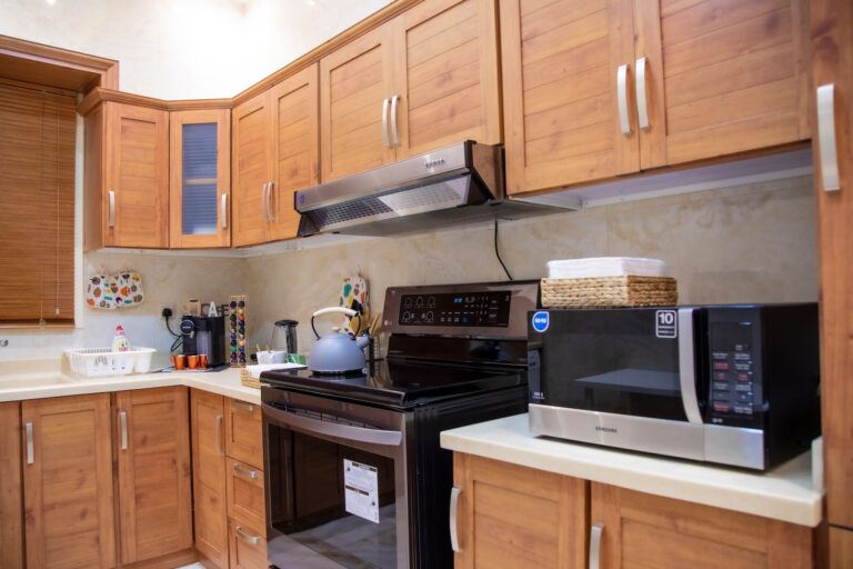 How To Prime Kitchen Cabinets?