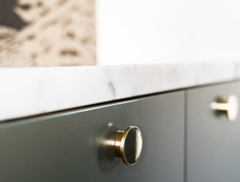 Where To Install Kitchen Cabinet Knobs?