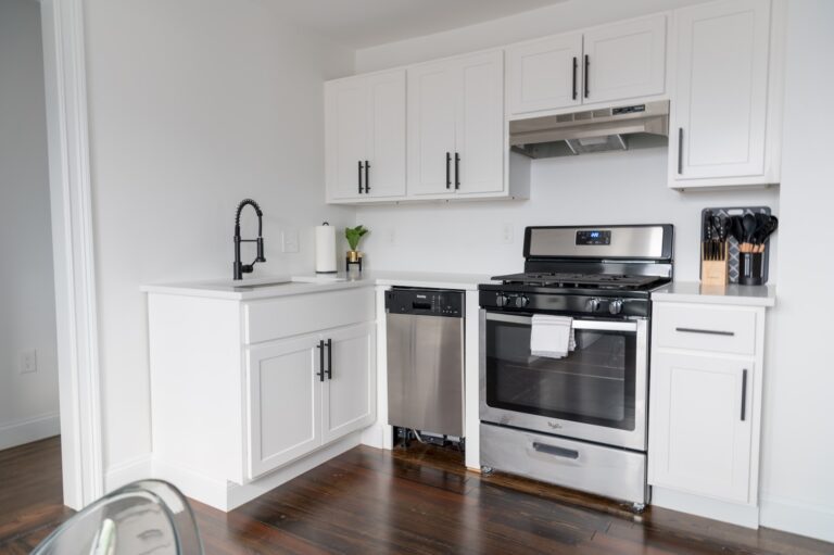 Are White Kitchen Cabinets Hard To Keep Clean?
